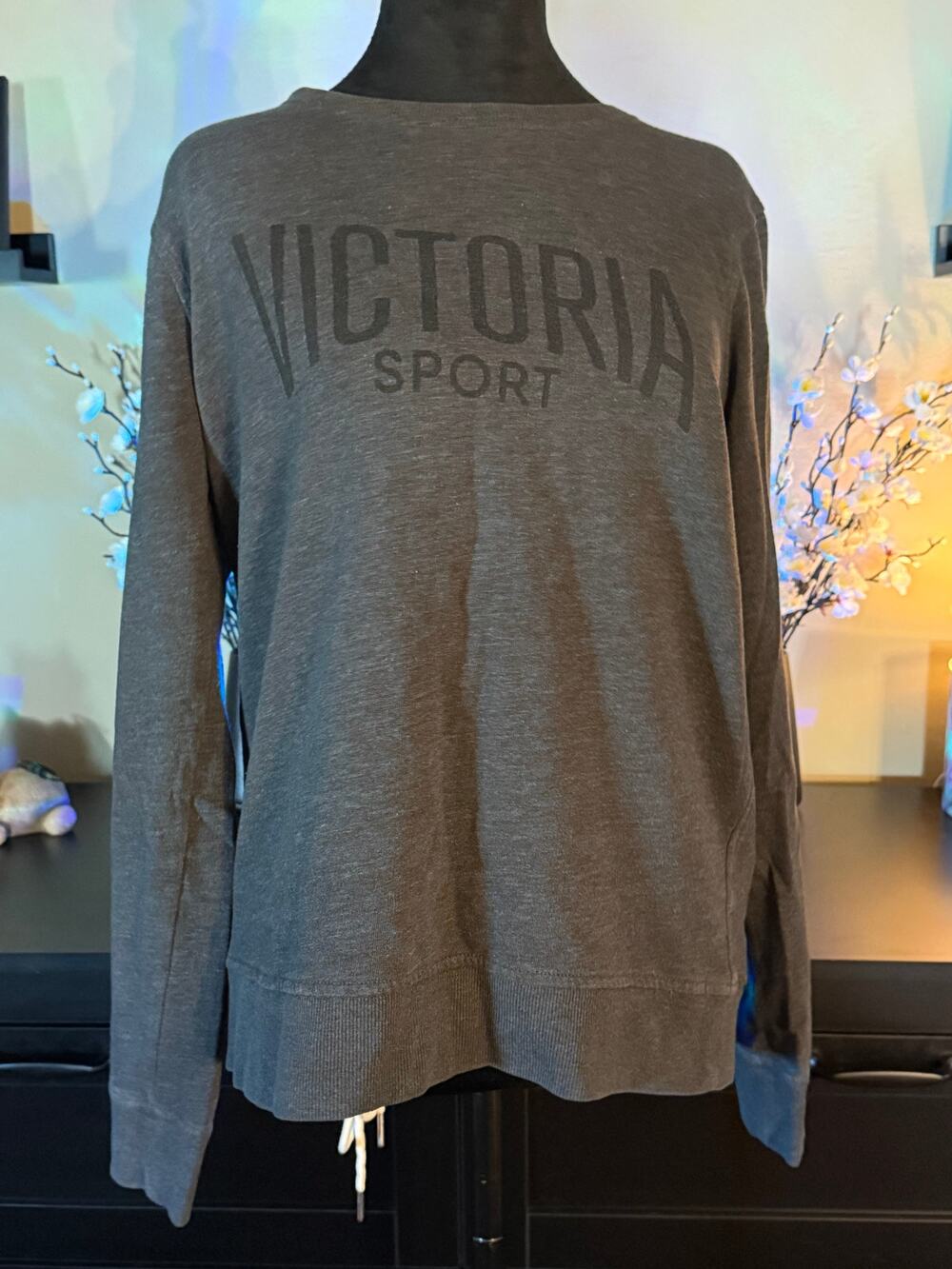 Victoria's Secret Sport Size S Women's Gray Sweatshirt